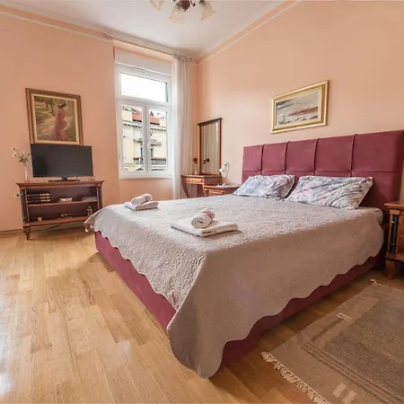 Devana Apartament *